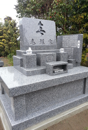 真壁石の墓石 Grave stone of Makabe-ishi