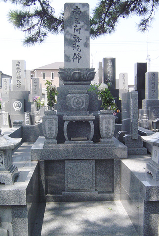 大島石の墓石 Grave stone of Oshima-ishi