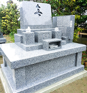 中国青細目の墓石