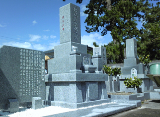 大島石の墓石 Grave stone of Oshima-ishi