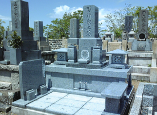 大島石の墓石 Grave stone of Oshima-ishi