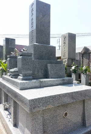 天竜青みかげの墓石 Grave stone of Tenryu-aomikage